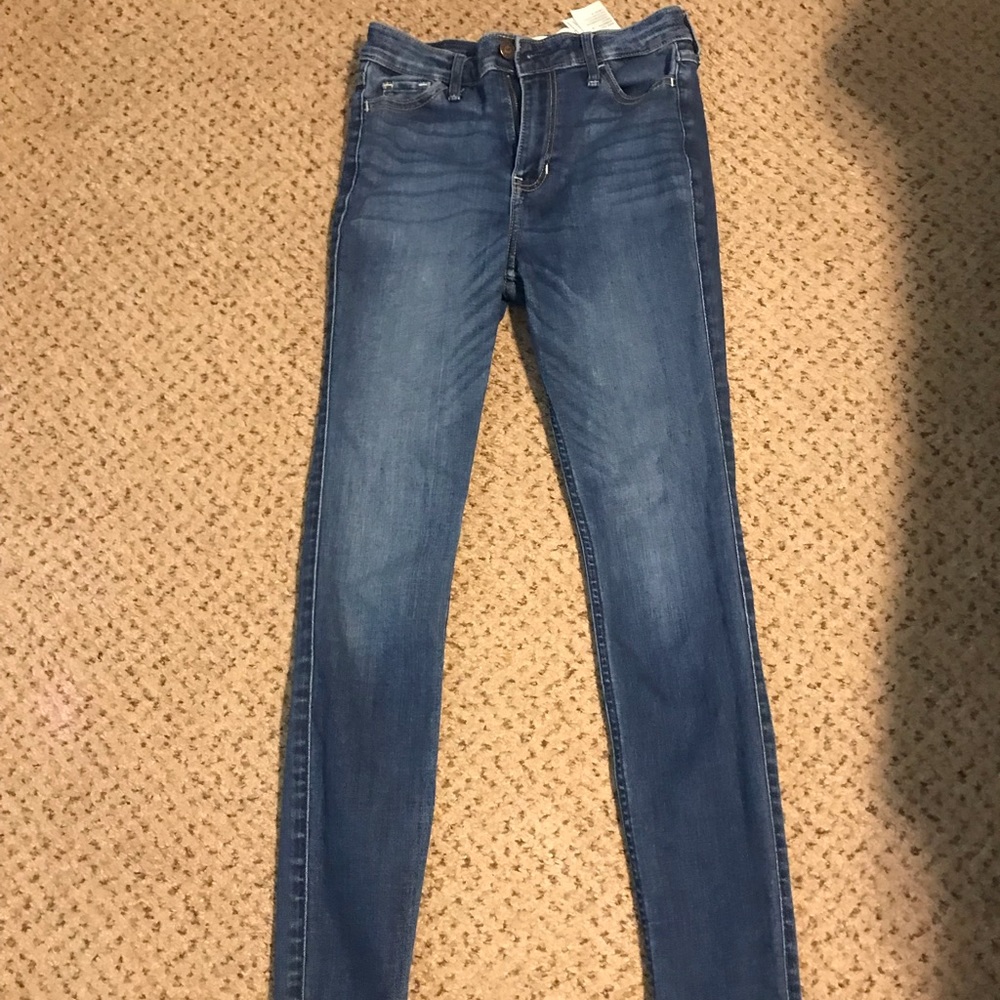 NWOT Hollister High Rise Super Skinny size 0S
